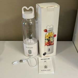 Mini Portable Blender - USB Charger - Never Used